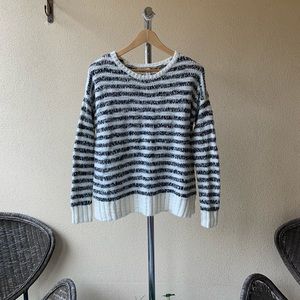Aeropostale Black and White Stripe Sweater Sz S
